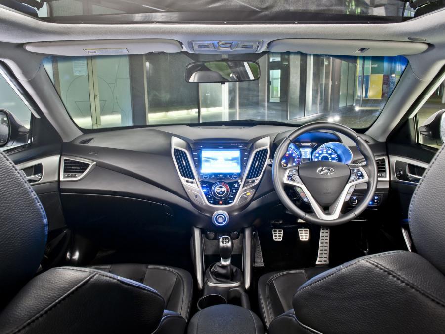  Hyundai Veloster 2012 года  (UK) (фото 10 из 59)